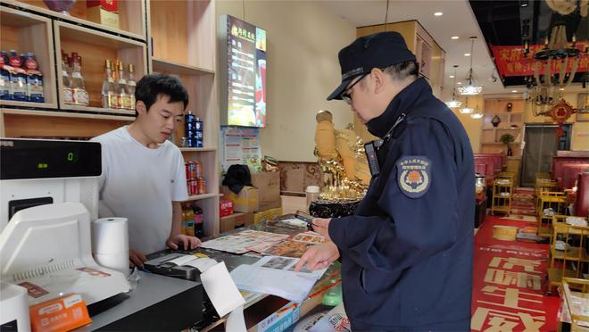 PG电子官方网站河北保定高新区：严抓餐饮油烟治理 让城市环境更“净”一步(图2)